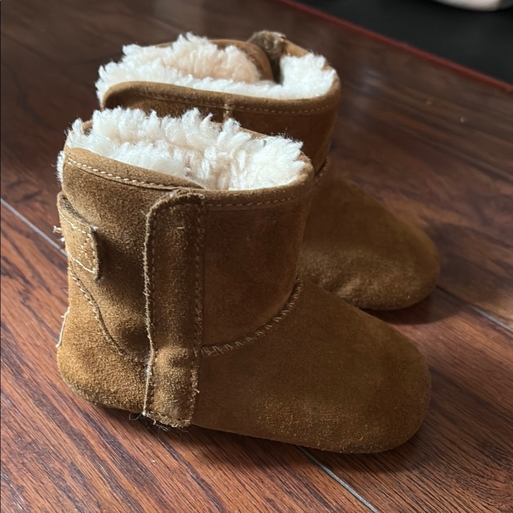 Cozy Brown Kids Uggs